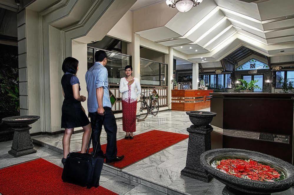 Hotel Montana Dua Маланг Экстерьер фото