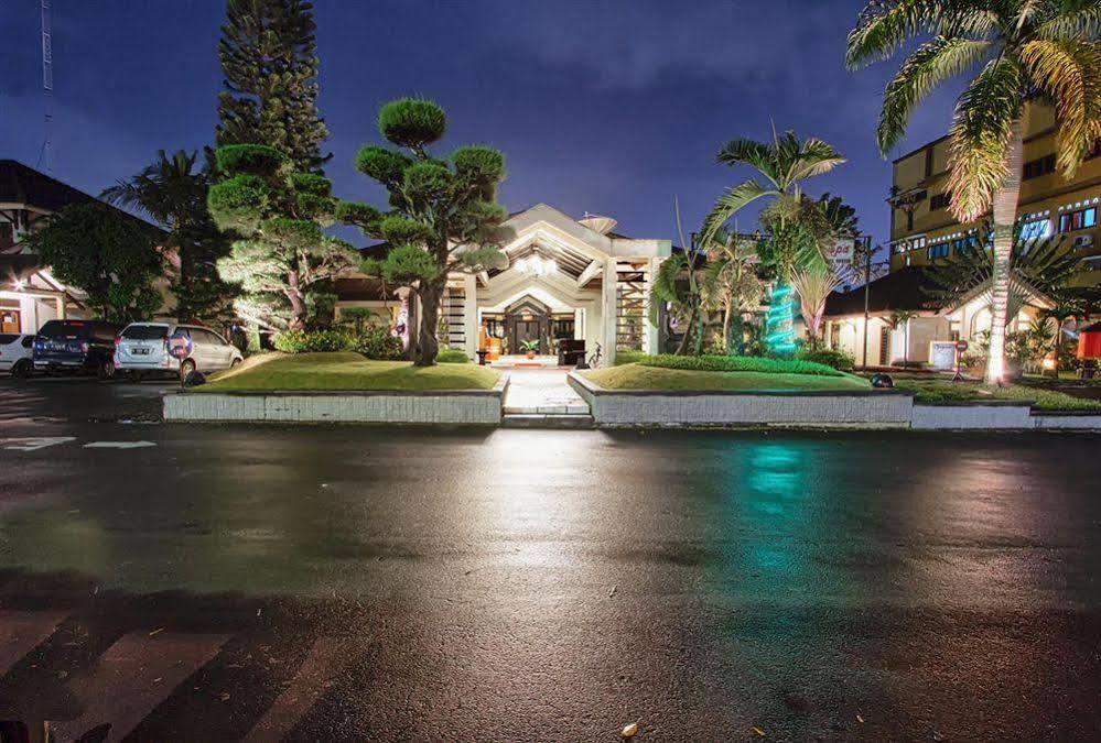 Hotel Montana Dua Маланг Экстерьер фото